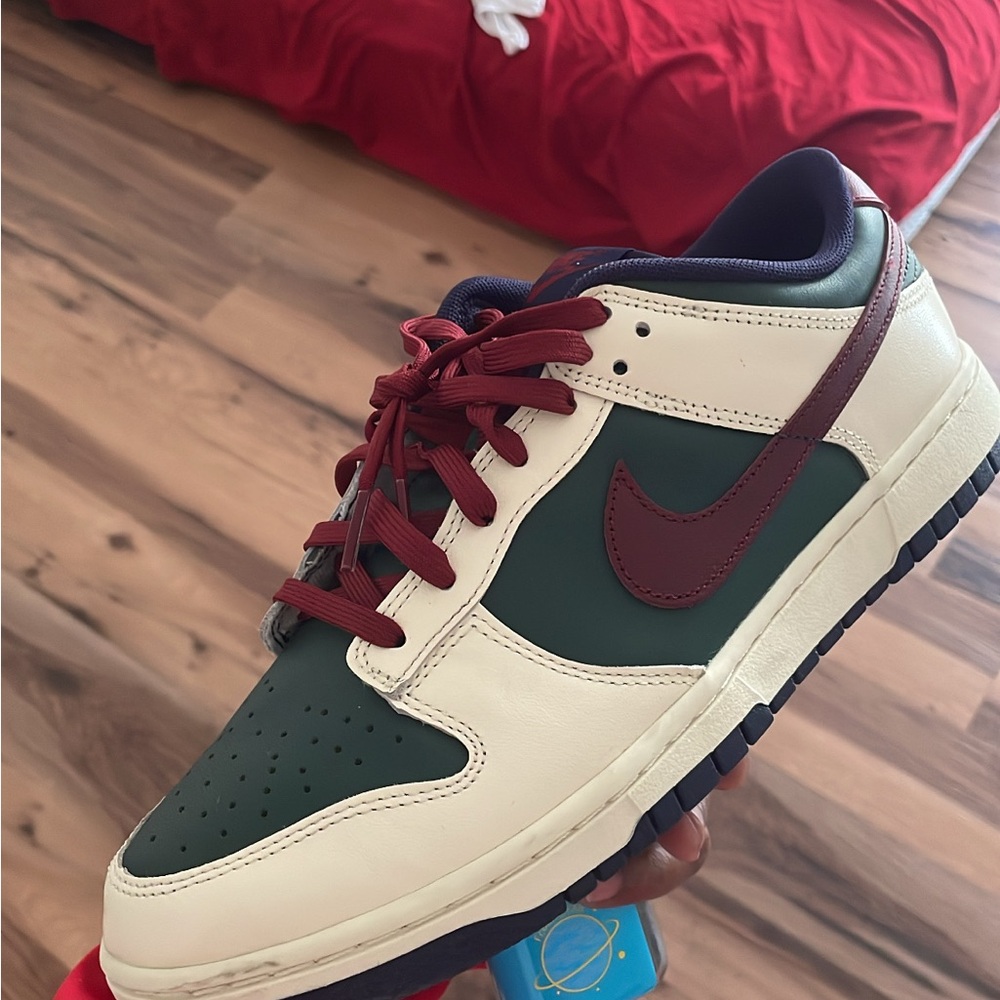 Nike Men's Green and Cream Sneakers